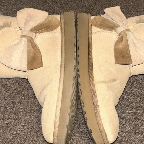Ugg Classic Mini Two Tone Bow Suede Boots 9 US - Picture 8 of 10